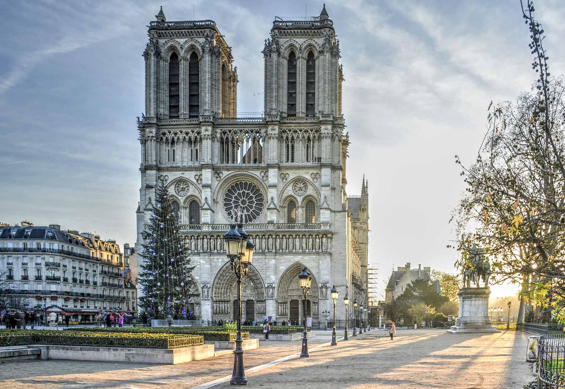 22 niezwykłe ciekawostki o katedrze Notre Dame