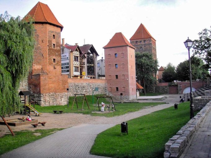 Mury obronne w Chojnicach