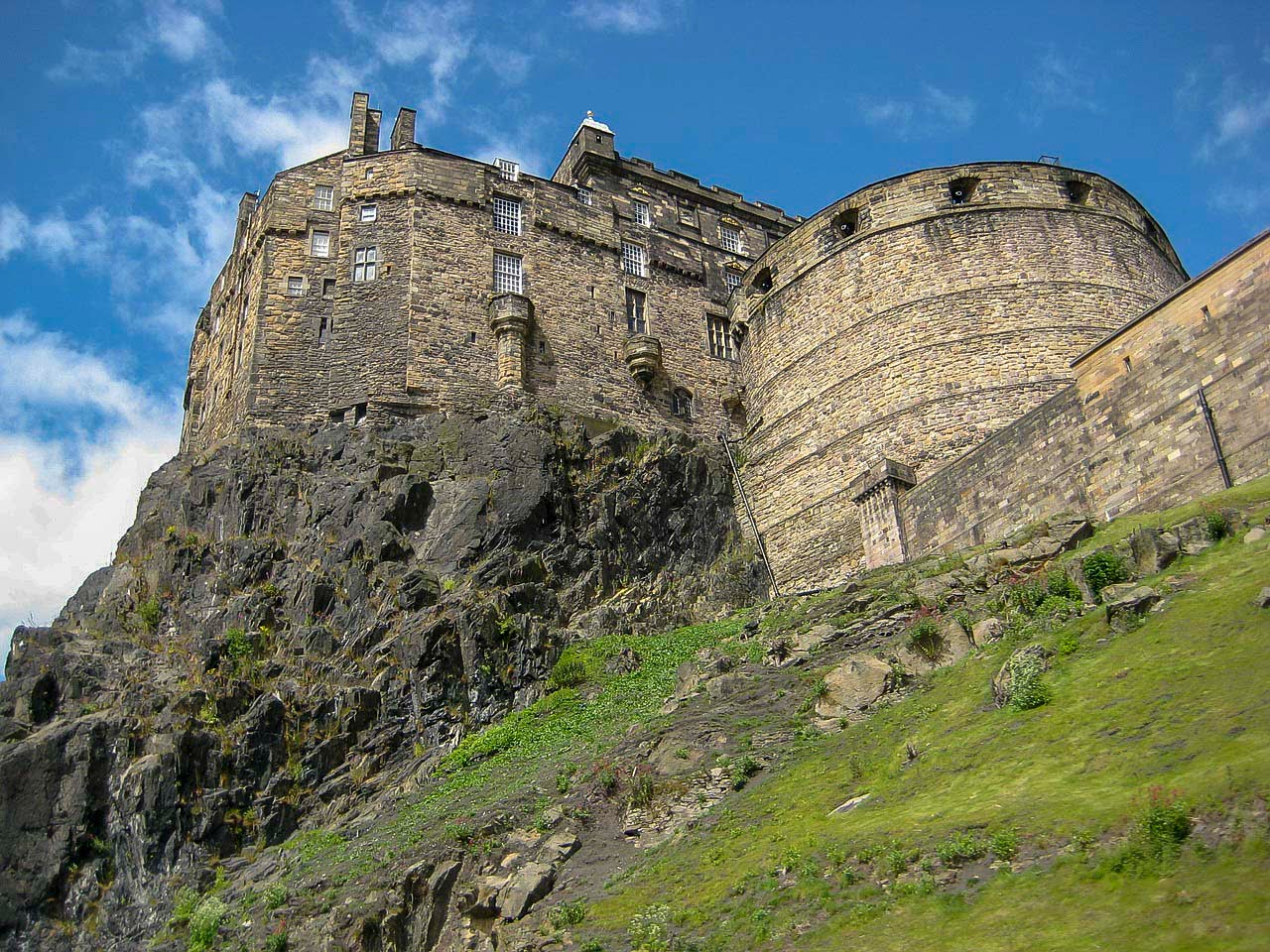 13 ciekawostek, informacji i faktów o zameku w Edynburgu
