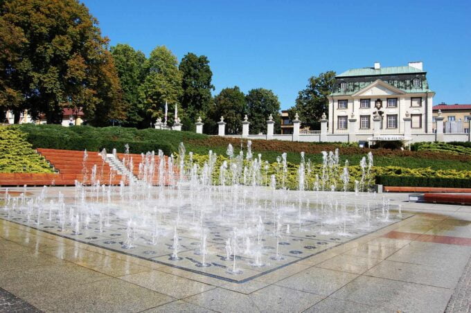 fontanna i pałac