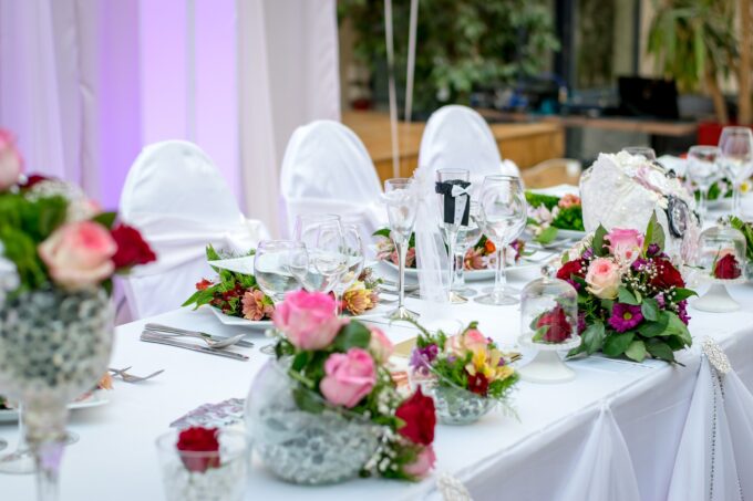 stół na weselu