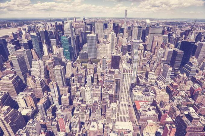 tonowane zdjęcie lotnicze Nowego Jorku z panoramą Manhattanu