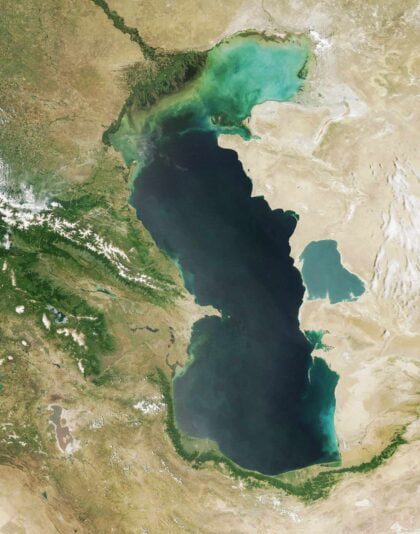 obraz satelitarny morza kaspijskiego