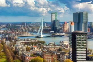 Widok na miasto Rotterdam z wieży Euromast