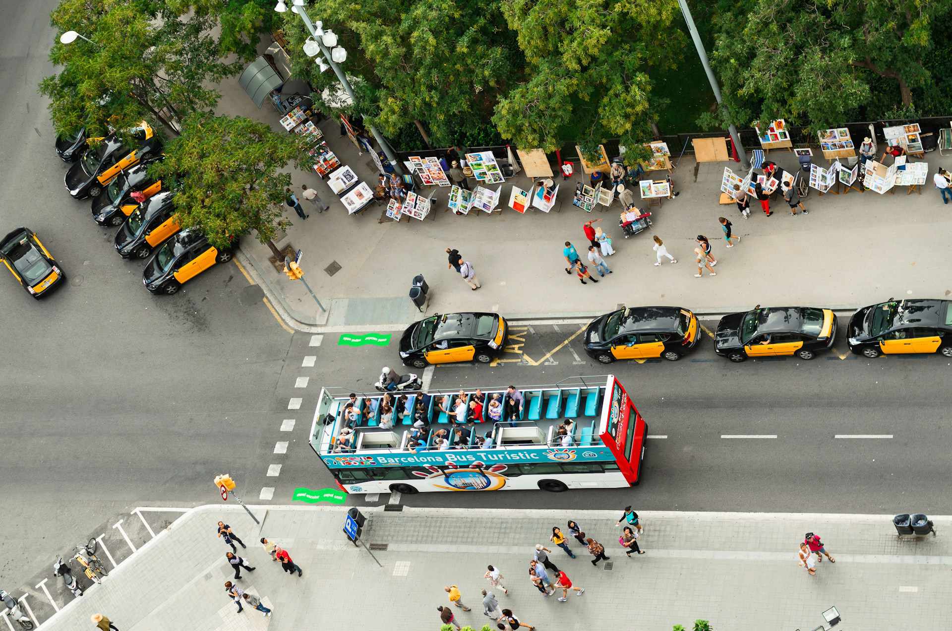 Zdjęcie autobusu z Sagrada Família